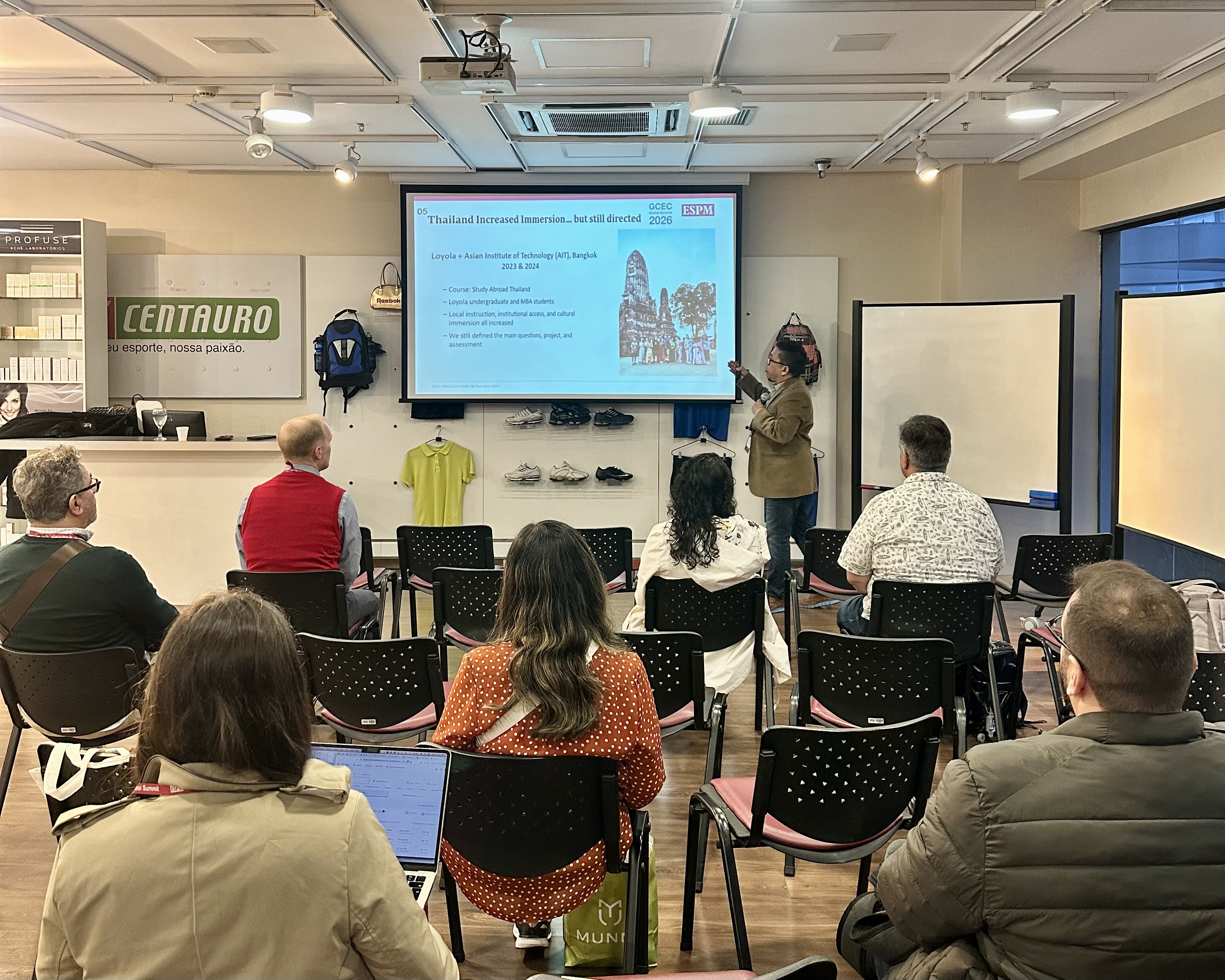 Dr. Mazhar Islam teaches his session during the GCEC Global Summit.